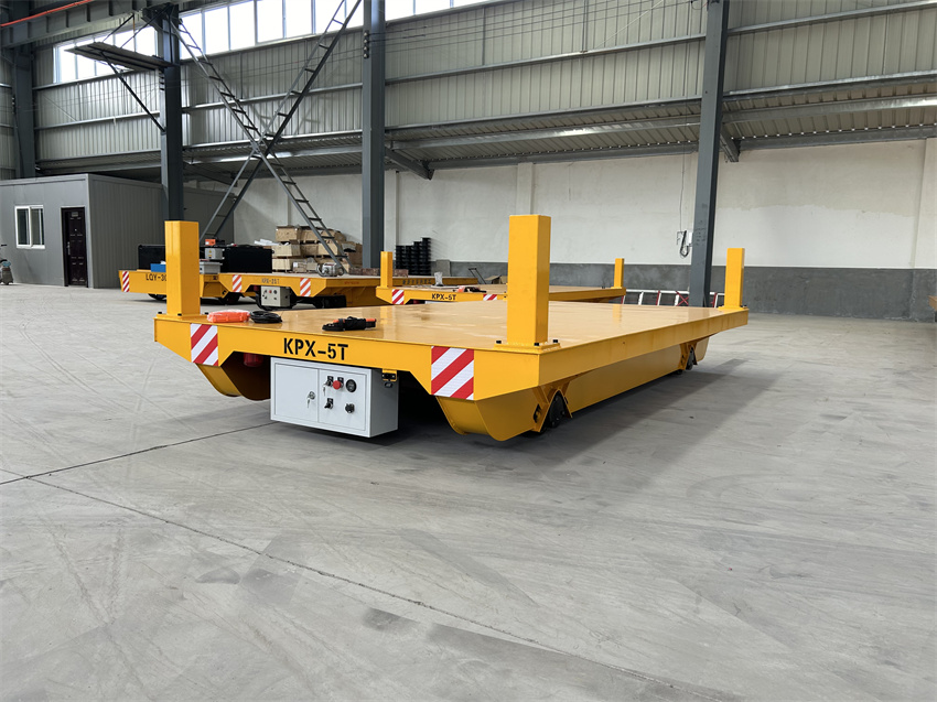 蓄电池供电载重5吨轨道车01