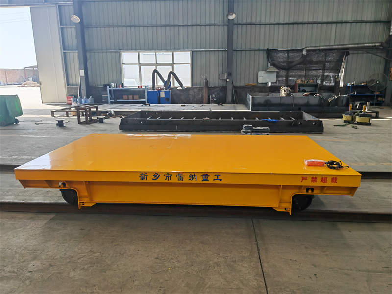 低压轨道供电转运车06